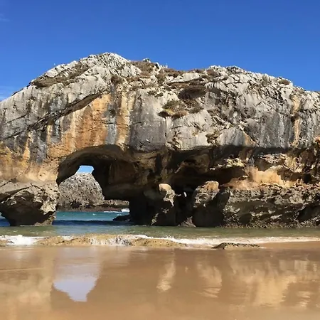 Llanes Piscina Y Playa - El Castro Borizu * سيلوريو